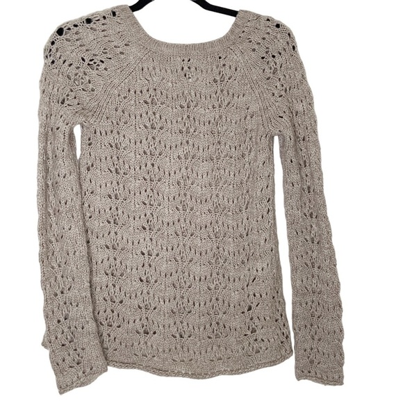 American Eagle outfitters V neck sweater. Size XS - Picture 3 of 7